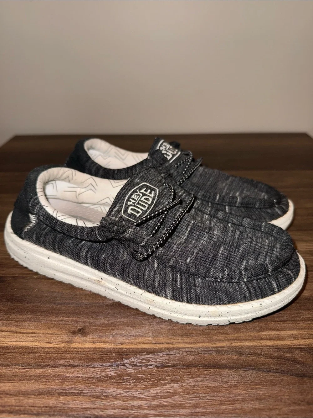 Hey Dude Boys size 1 youth Wally Stretch Slip-On Shoes